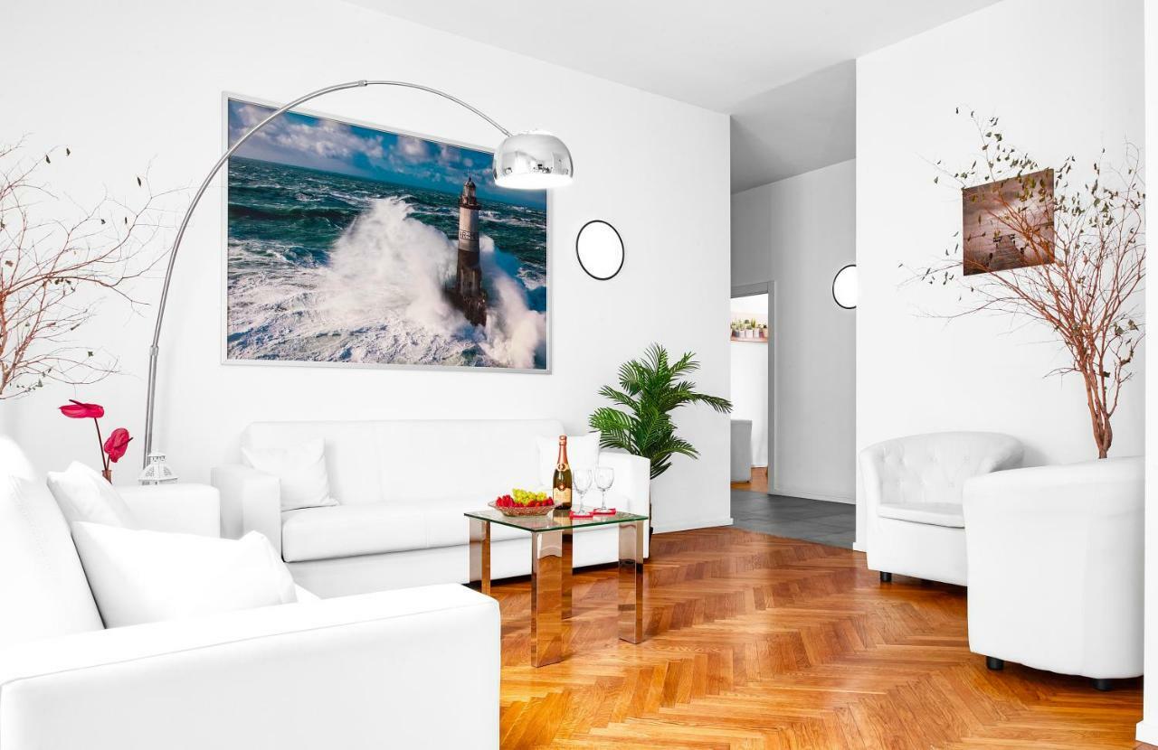 Exclusive 3 Bedrooms Apartment Near Duomo Milan Extérieur photo