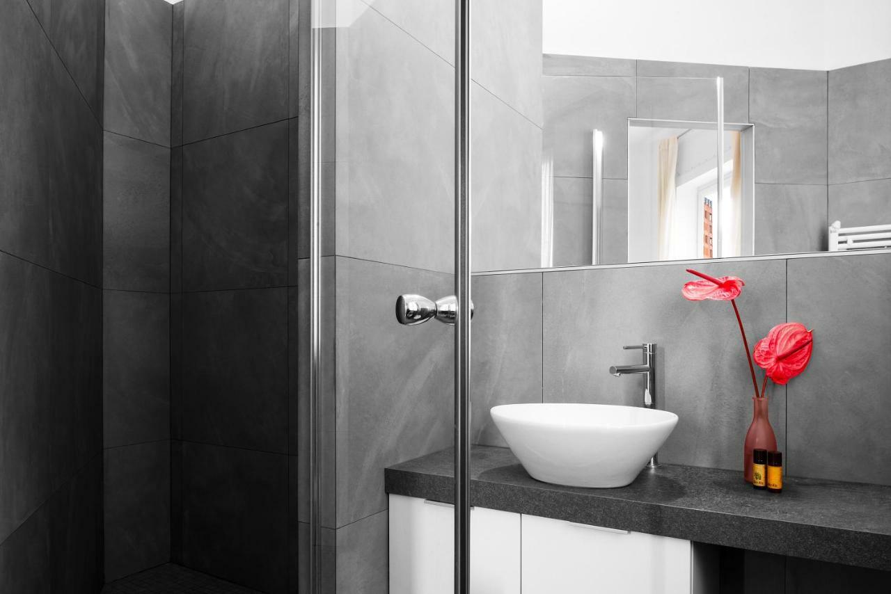 Exclusive 3 Bedrooms Apartment Near Duomo Milan Extérieur photo